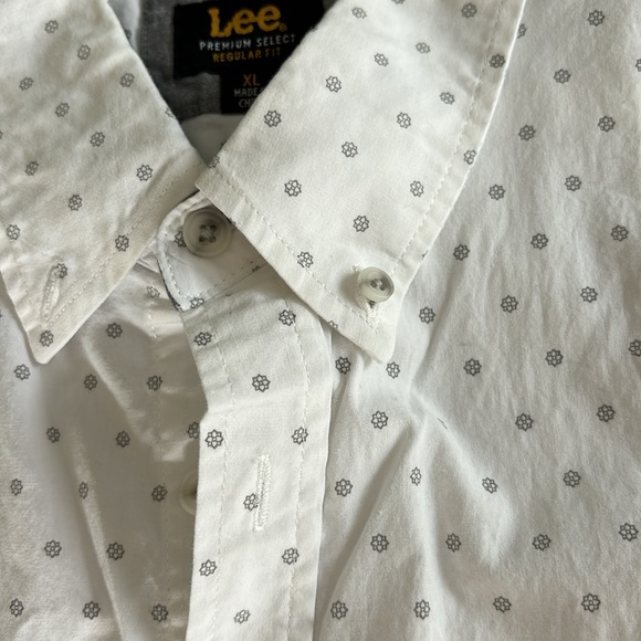 LEE PREMIUM SELECT REGULAR FIT ALL PURPOSE SHORT SLEEVE BUTTON DOWN
SHIRT XL - Picture 3 of 7